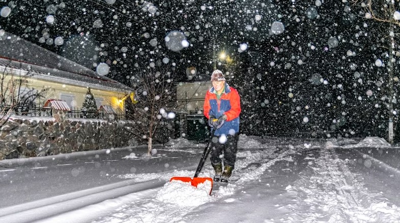 Overnight snow plowing service Buffalo NY