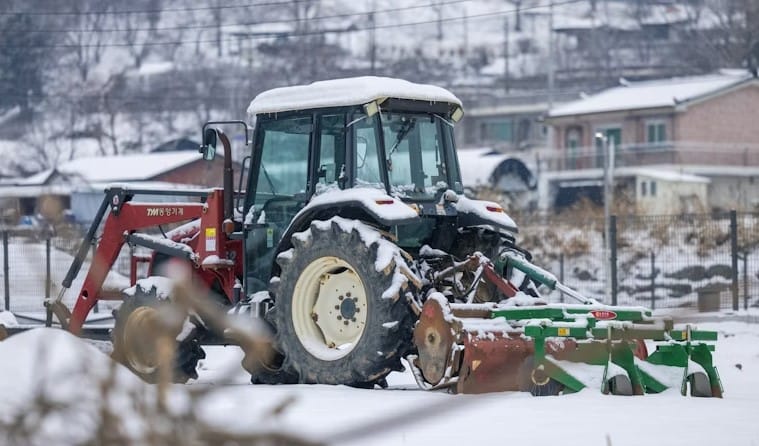 Seasonal snow plowing contracts Buffalo NY